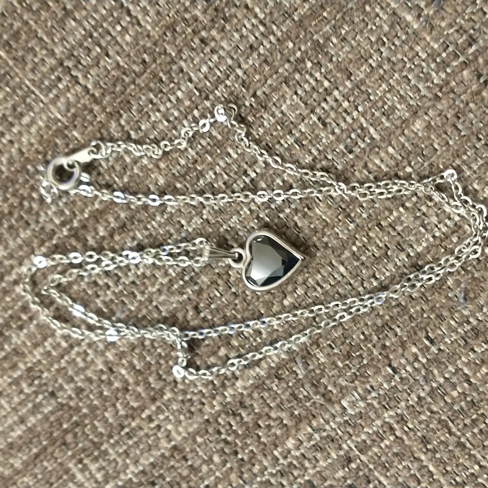 Lovely vintage faceted heart necklace
